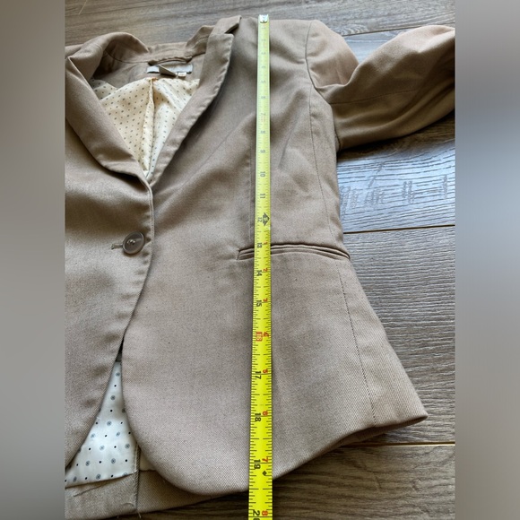 H&M beige neutral button blazer jacket - Picture 6 of 10